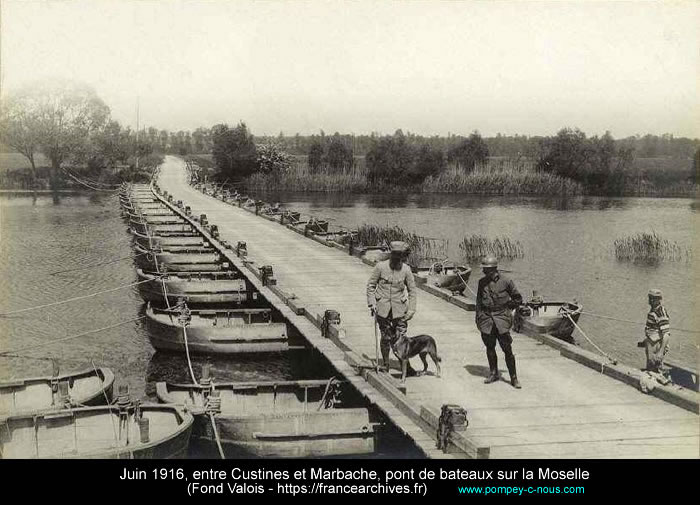 Juin 1916, pont de bateaux sur la Moselle entre Custines et Marbache