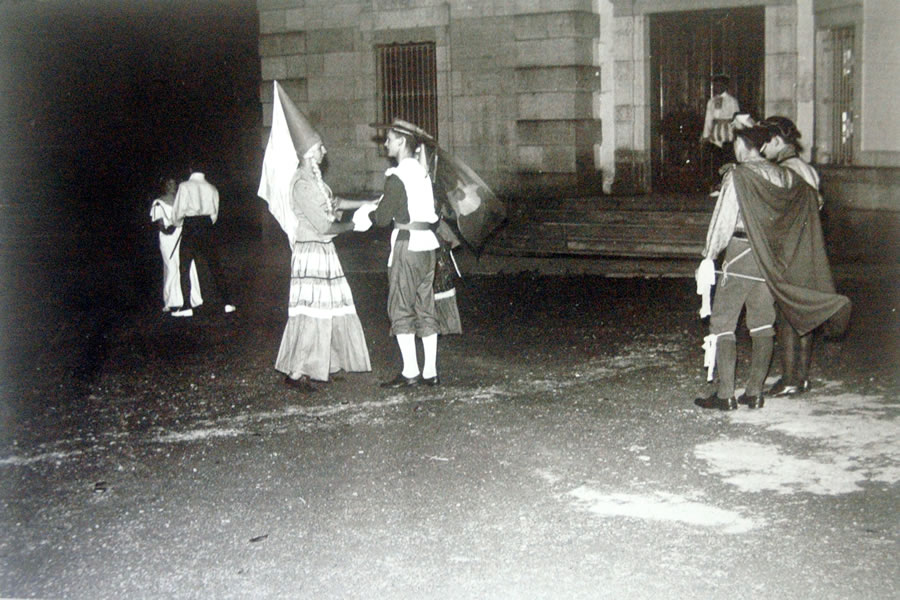 Soirée de Mardi Gras à la colonie de vacances de Vereux en 1963