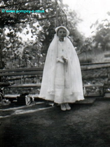 Communion de Marie Thérèse FRÉCHIN en 1944 à Pompey