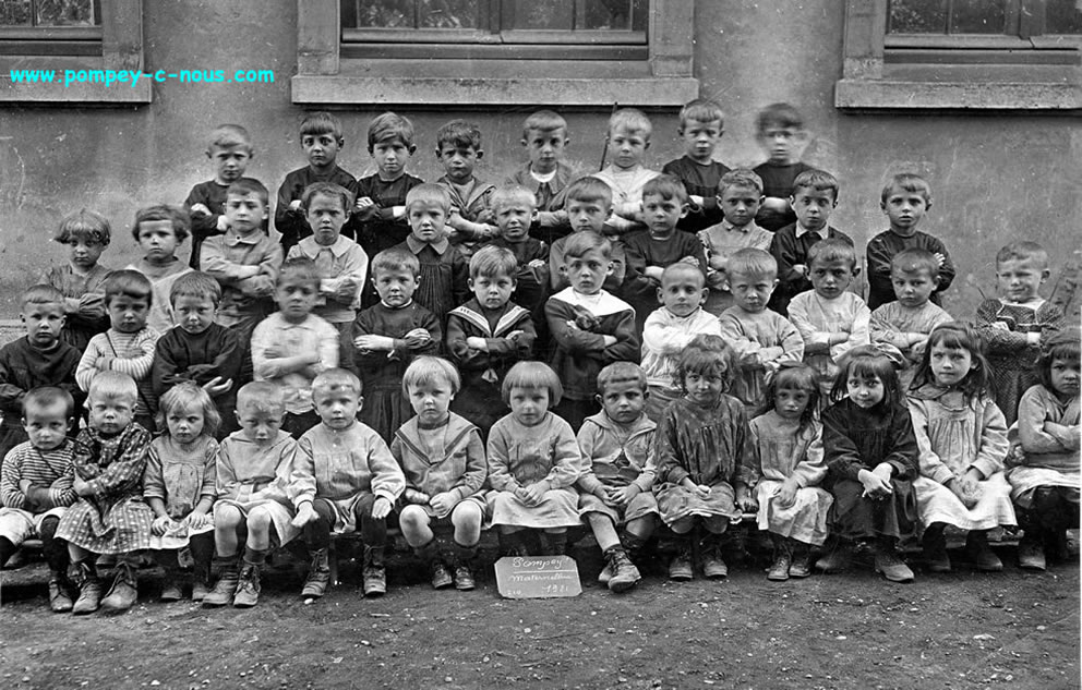 École maternelle de Pompey en 1921