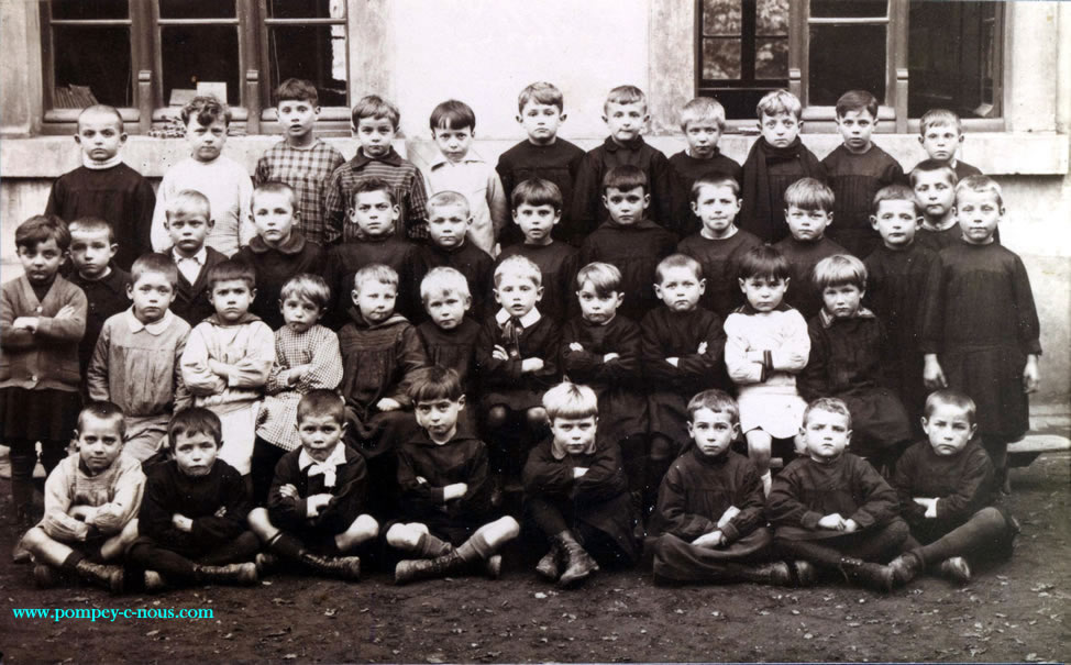 Classe de l'école du centre de Pompey en 1926 (Photographie n°74)