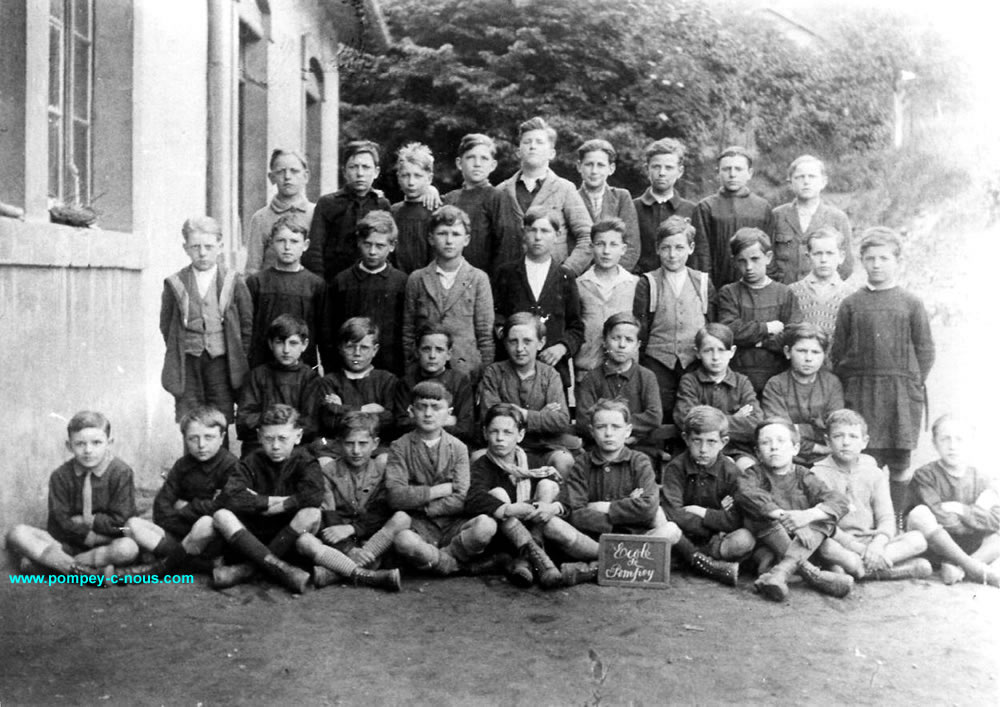 Classe de garçons à l'école du centre de Pompey en 1928