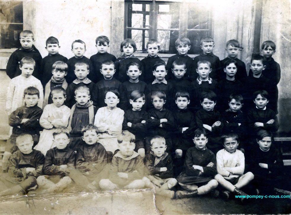Classe de l'école du centre de Pompey en 1928 ?? (Photographie n°76)
