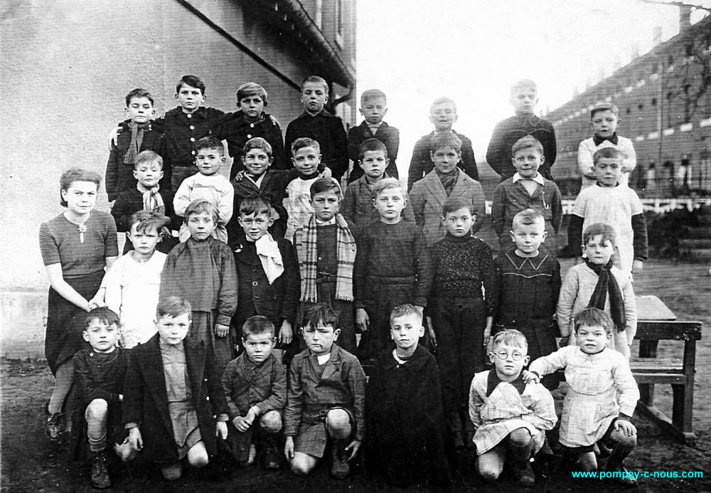 Classe de garcons de l'école Saint-Euchaire de Pompey en 1940