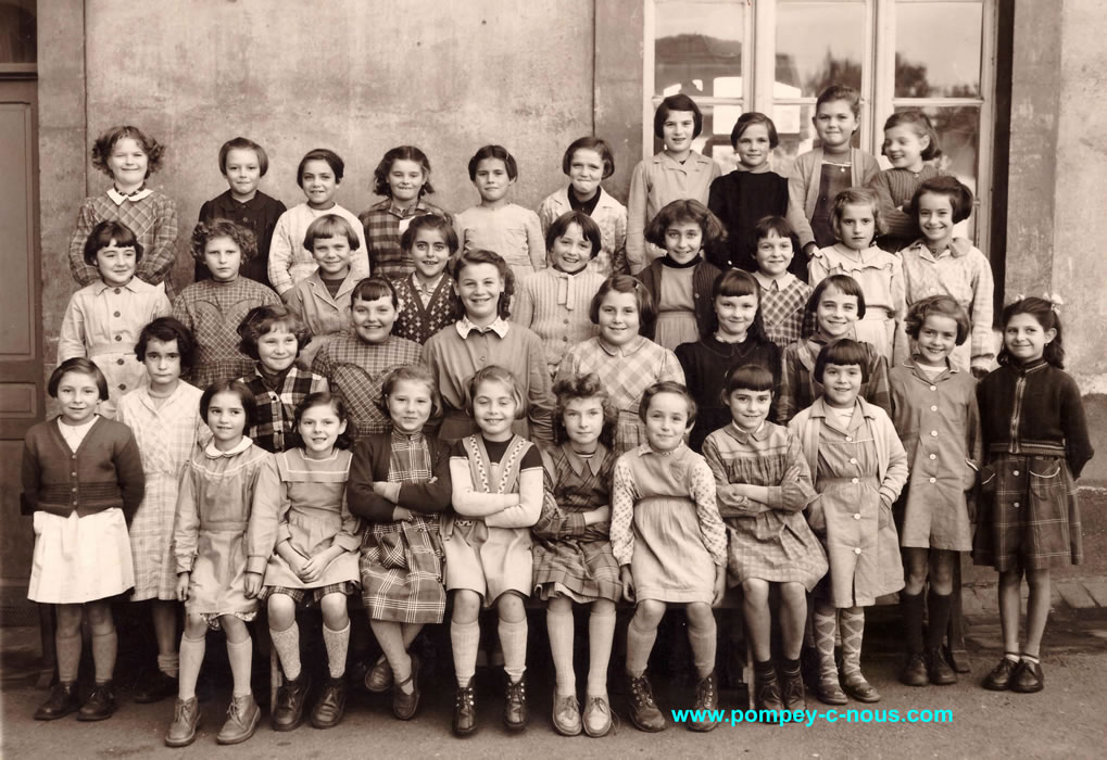 1953-1954, classe de filles de l'école du centre