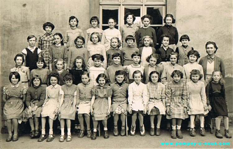Classe de CM2 à la mairie de Pompey en 1955 (Photographie n° 185)