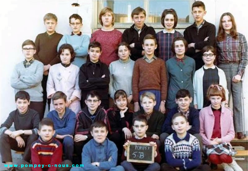 Classe de 5ème B à l'école du centre de Pompey en 1966-1967 (Photographie n°286)