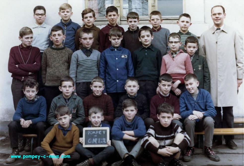 Classe de CM1 de garçons années 1966-1967 (Photographie n°477 ; dépôt de Pascal MARBAQUE)