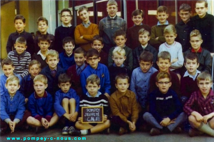 Classe de CM1 garçons de l'école du Jeuyeté de Pompey en 1967 (Photographie n°179)