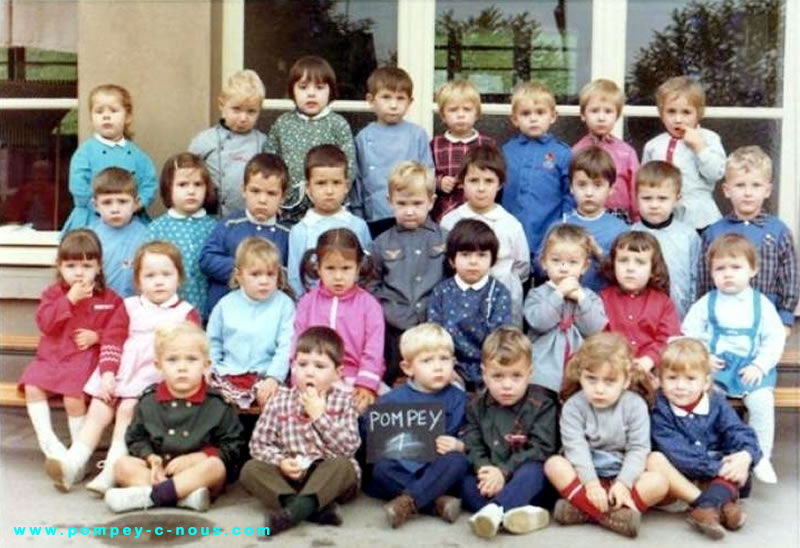 Ecole du centre (Gustave EIFFEL), classe de maternelle en 1968 (Photographie n° 220)