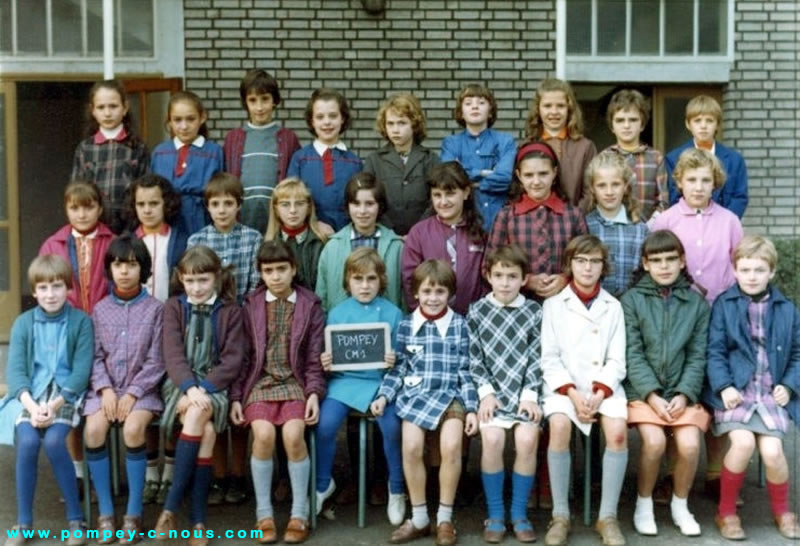 Classe de CM1 à l'école du centre de Pompey en 1969 (Photographie n°289)