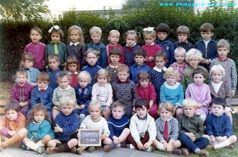 Ecole du centre, classe de maternelle 3ème année en 1969 (Photographie n° 271)