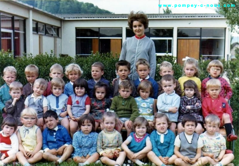 Ecole Jeuyeté, classe de maternelle petite section en 1969 (Photographie n° 236)