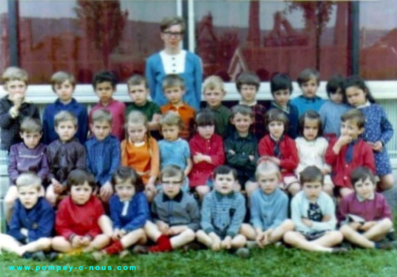 Groupe de la maternelle Jeuyeté en 1969 (Photographie n° 201)