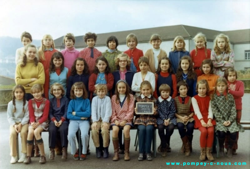 Classe de CM1-2 à l'école du centre de Pompey en 1971 (Photographie n°291)