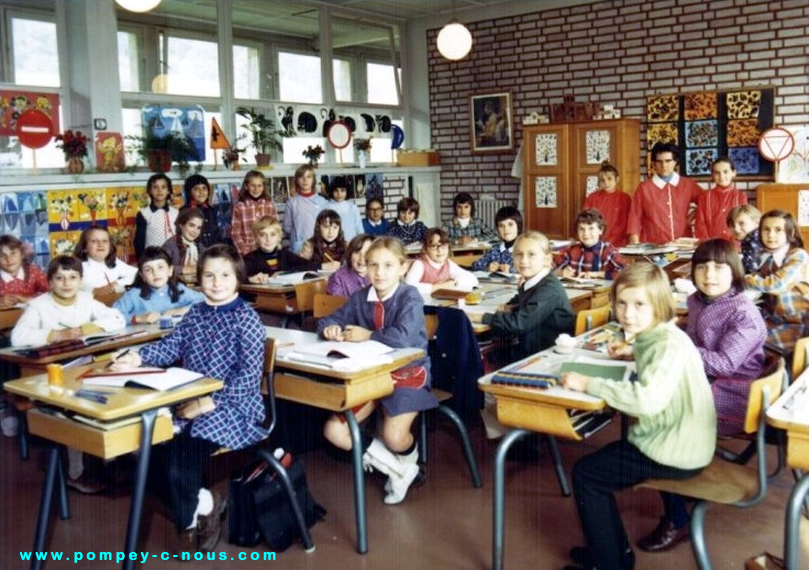 Classe de CM1 et CM2 à l'école du centre en 1971 (Photographie n°157 ; dépôt de Jean-Luc DUBOIS)