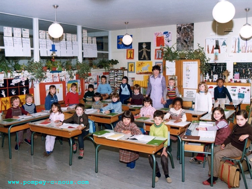 Classe de CP de l'école Jeuyeté en 1980-1981 (Photographie n°151 ; dépôt de Vincent CLAUDEL)