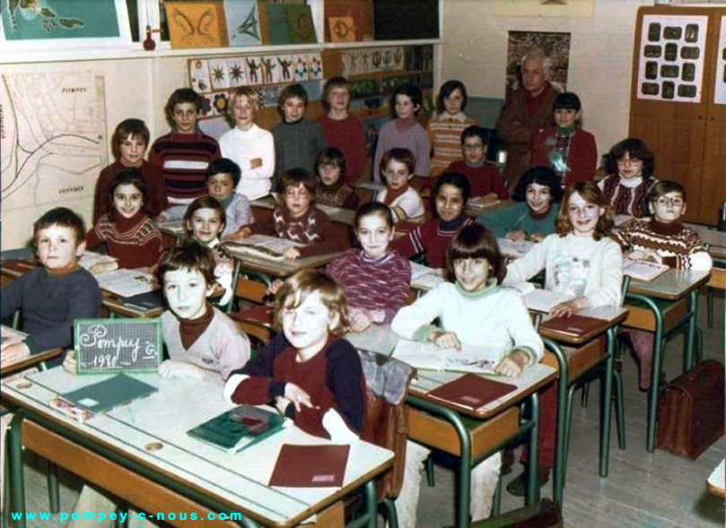 Classe de CM2 de l'école Jeuyeté en 1980 (Photographie n°150 ; dépôt de Stéphane ALBERT)