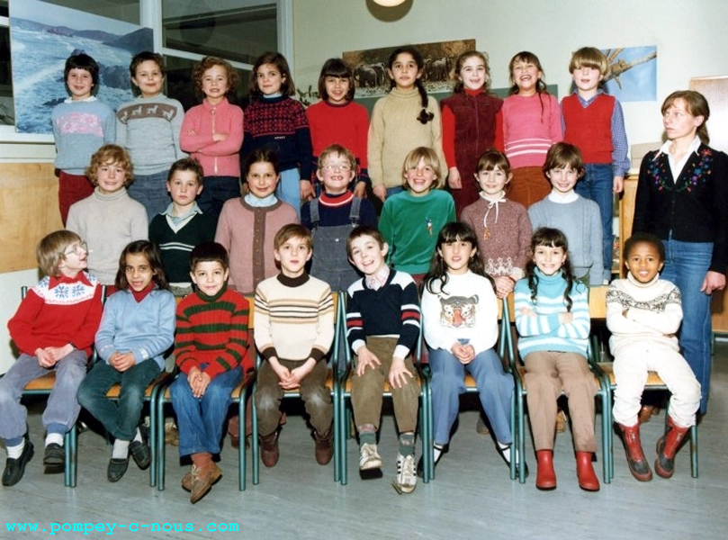 Classe de CE1 à l'école Jeuyeté en 1981-1982 (Photographie n°156 ; dépôt de Vincent CLAUDEL)