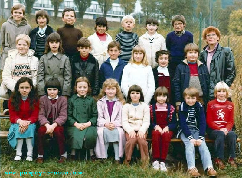 Classe de CM2 de l'école du centre de Pompey en 1981 (Photographie n°295)