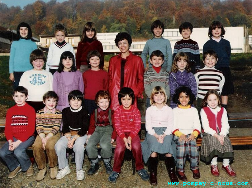 Classe de CE2 de l'école du centre en 1982 (Photographie n°149 ; dépôt de Renaud JAMIS )