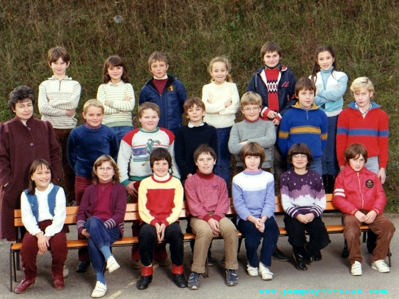 Classe de CM1 de l'école Jeuyeté en 1983-1984 (Photographie n°147 ; dépôt de Vincent CLAUDEL)