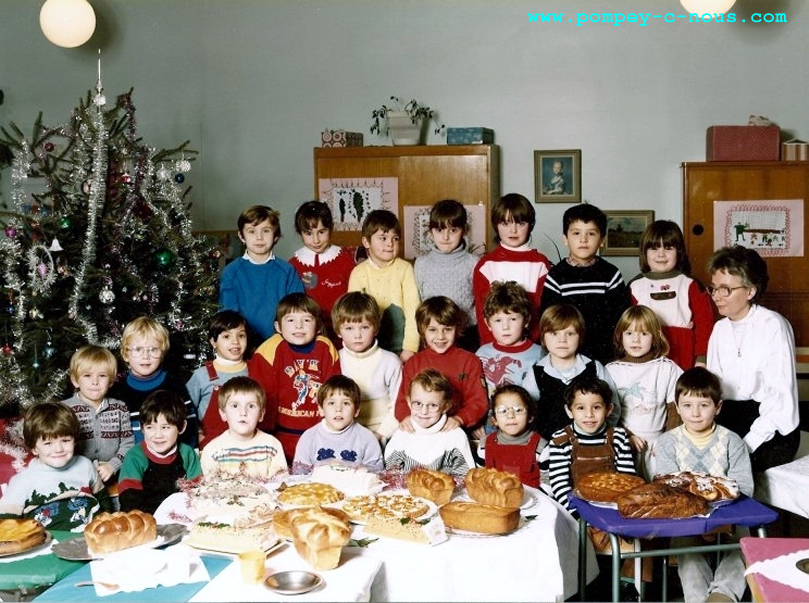 Classe de maternelle de l'école Jeuyeté en 1983 (Photographie n°146 ; dépôt de Johann LAUCUSSE)