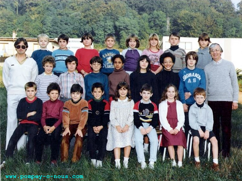 Classe de CM2 école du centre de Pompey en 1984 (Photographie n°125 ; dépôt de Sébastien PÉCHON