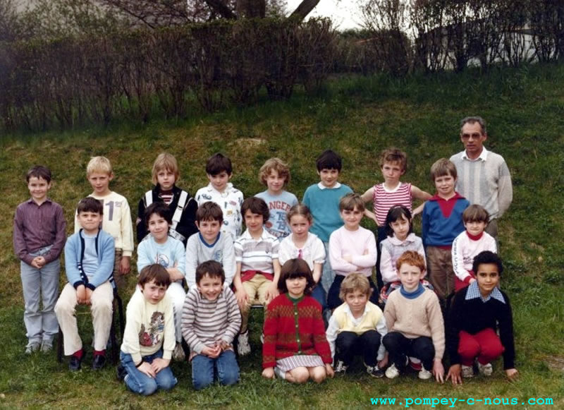 Classe de CE1 à l'école du centre de Pompey en 1986 (Photographie n°305)