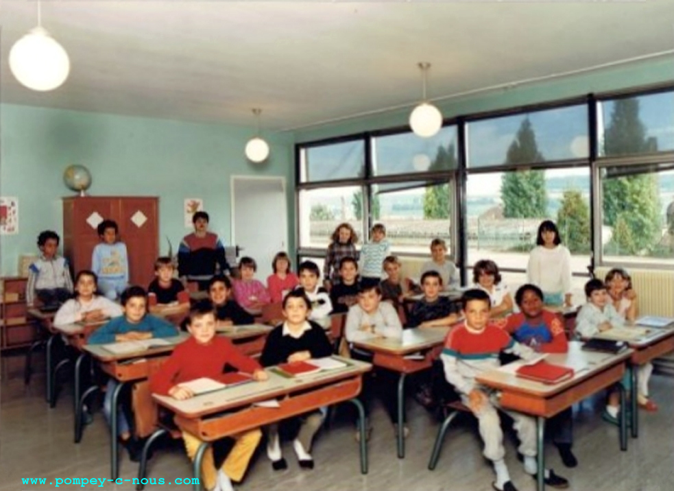 Classe de CM1 école Jeuyeté de Pompey en 1986(Photographie n°123 ; dépôt de Audrey MICHEL