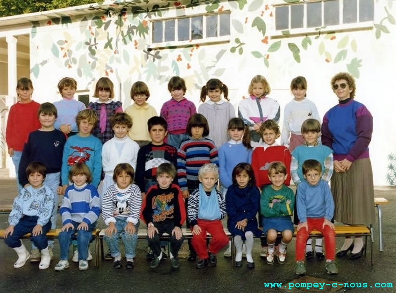 Classe de CE1 à l'école du centre de Pompey en 1987 (Photographie n°308)