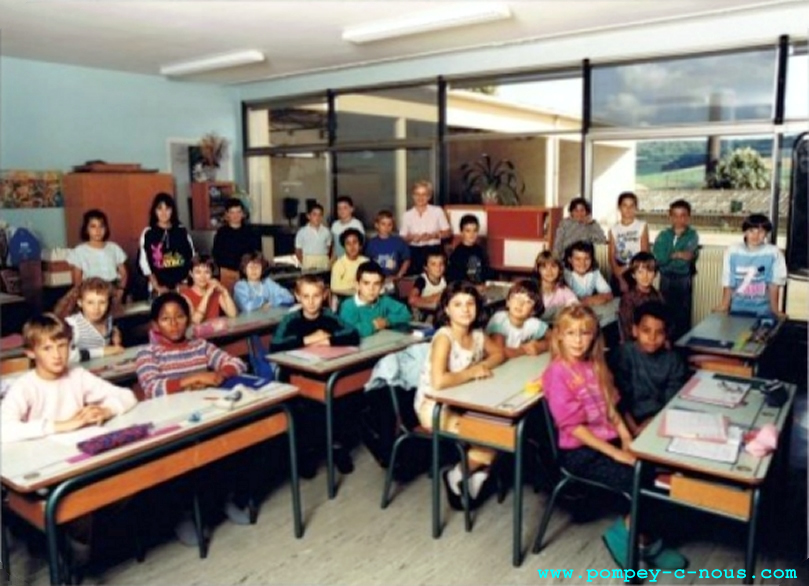 Classe de CM2 école Jeuyeté de Pompey en 1987(Photographie n°122 ; dépôt de Audrey MICHEL