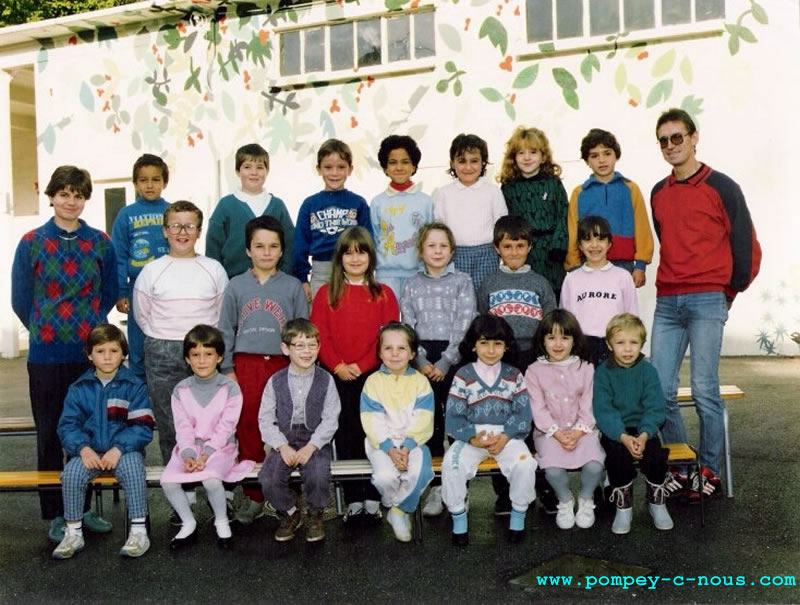 Classe de CE1 à l'école du centre de Pompey en 1988 (Photographie n°313)