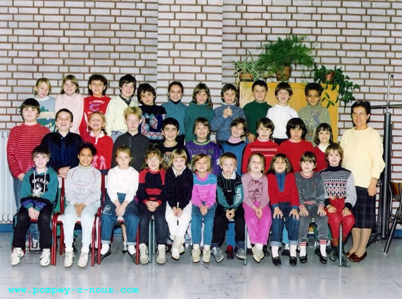 Classe de CE2 à l'école du centre de Pompey en 1989 (Photographie n°316)