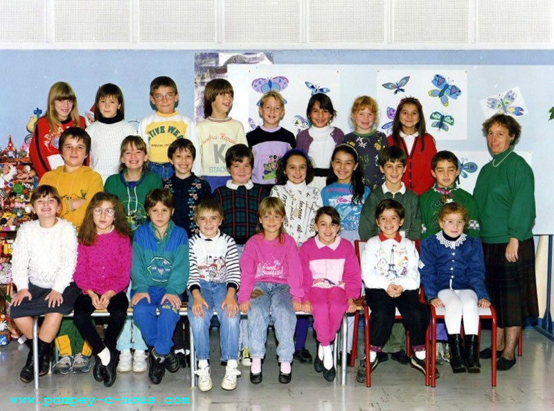 Classe de CE2 à l'école du centre de Pompey en 1989 (Photographie n°317)