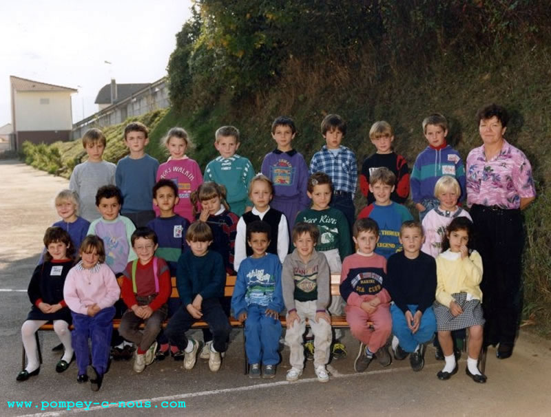 Ecole Jeuyeté, classe de CP en 1990 (Photographie n° 215)
