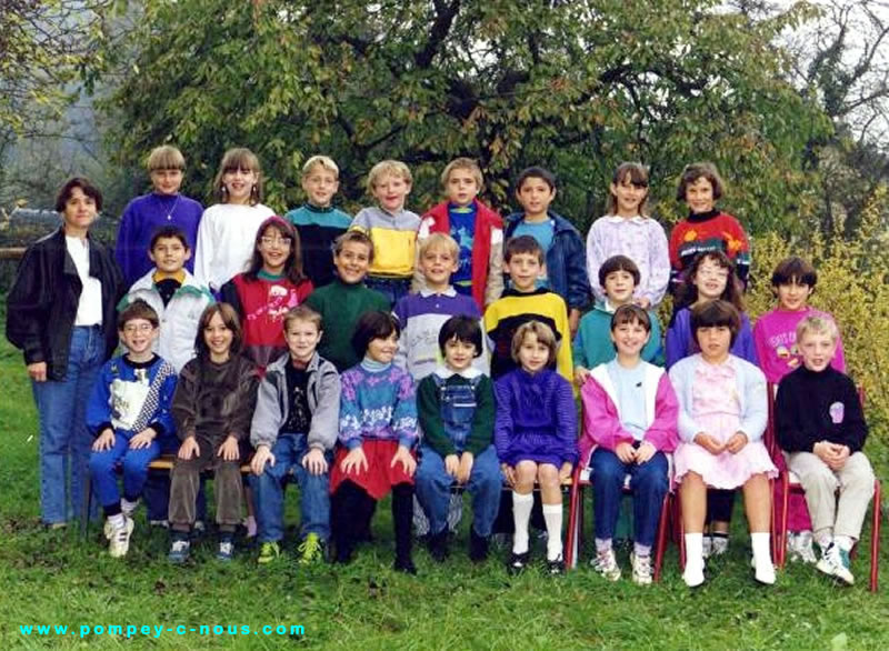 Classe de CE2 à l'école du centre de Pompey en 1991  (Photographie n°319)