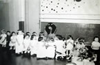 séance récréative au Jardin d'Enfants de Pompey le samedi 22 décembre 1962