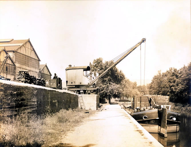 Avant-guerre, quai sur le canal