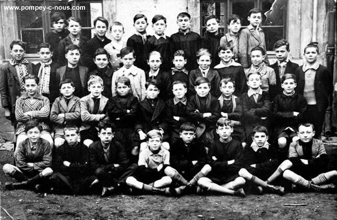 Hormis leurs familles, qui pourrait reconnaître les enfants italiens dans cette classe de 1933 ?