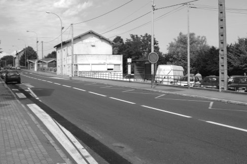 Avenue du Général de Gaulle (anciennement rue de Metz - photographie noir et blanc : Jean-Luc Gouret)