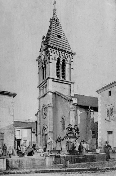 Vue en noir et blanc de l'église début des années 1900 (photographie noir et blanc : inconnu)