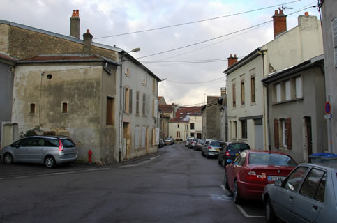 rue du Chanoine Pérignon en 2009 (anciennement Grande-Rue) (photographie couleur : Jean-Luc Gouret)