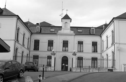 Hôpital de Lasalle en 2009 (photographie noir et blanc : Jean-Luc Gouret)