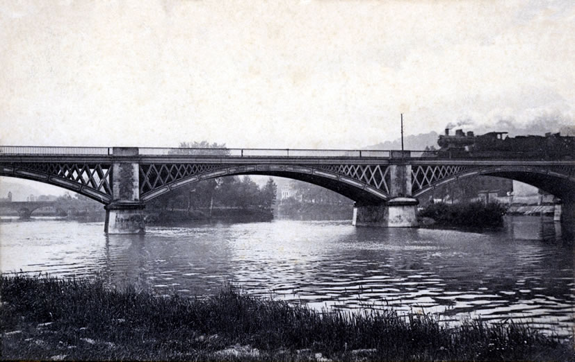 Entre Frouard et Pompey, le pont du chemin de fer, image retouchée